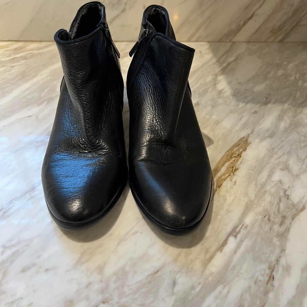 Sam Elderman black booties